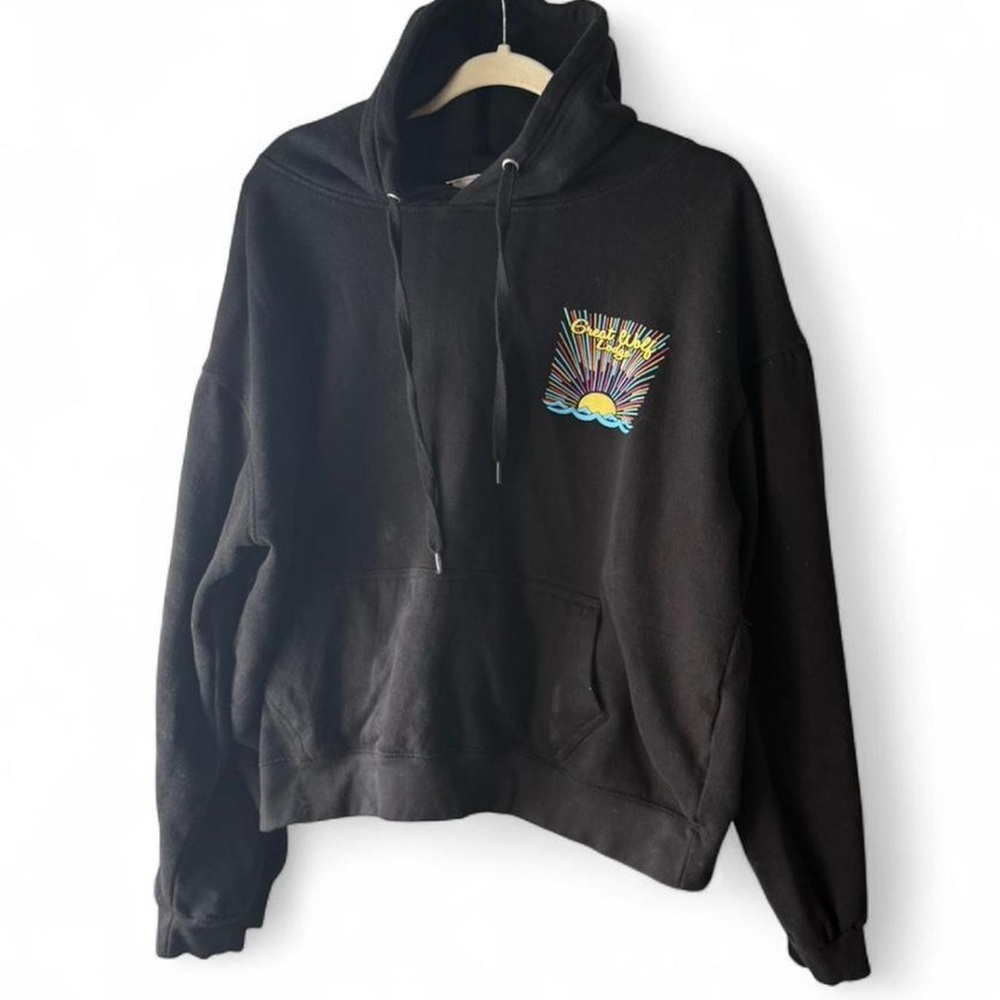 Size XL Great Wolf Lodge Black Hoodie with Colorful Sun Graphic